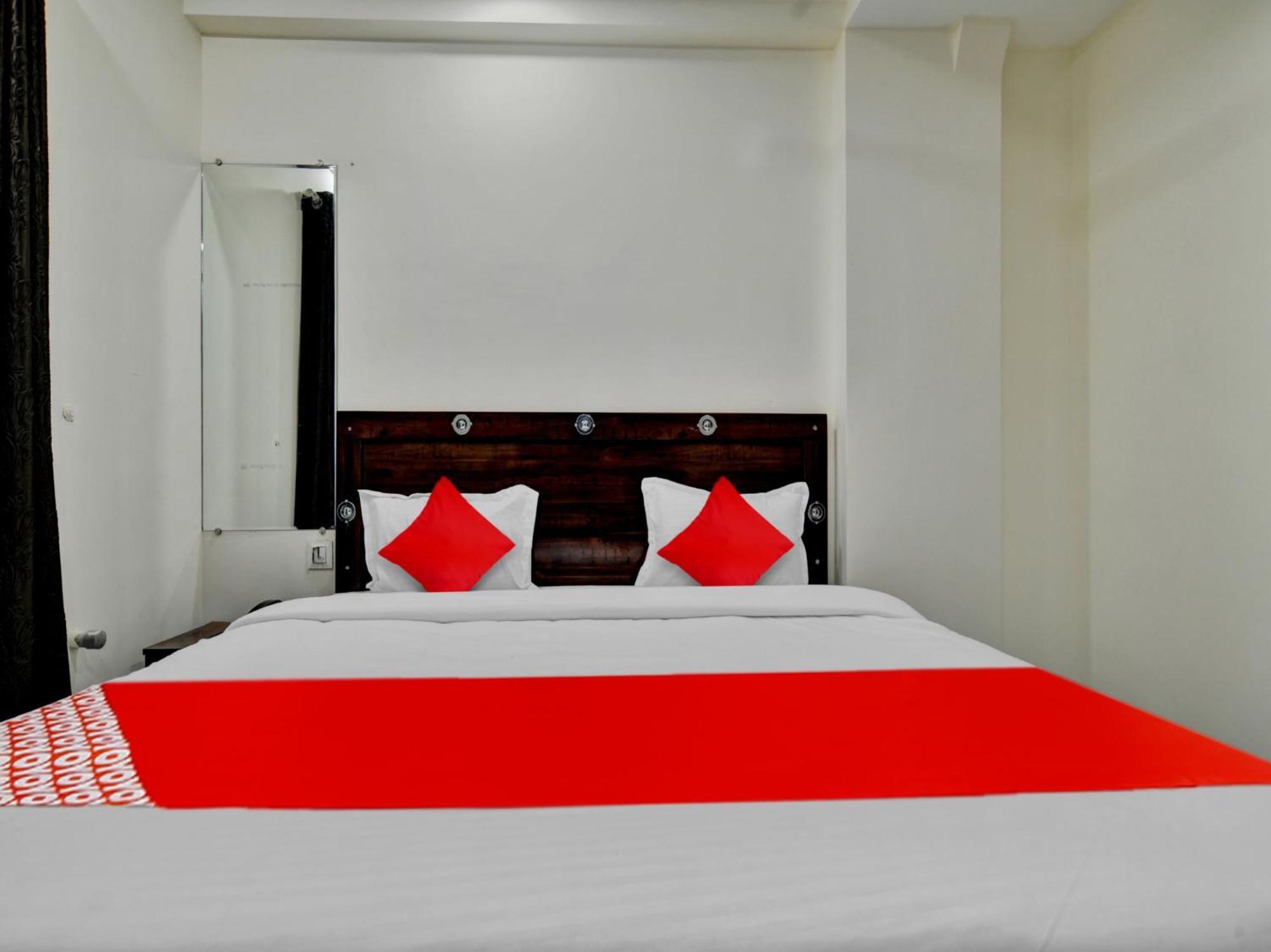 אינדורה Oyo Hotel Dr Greens מראה חיצוני תמונה