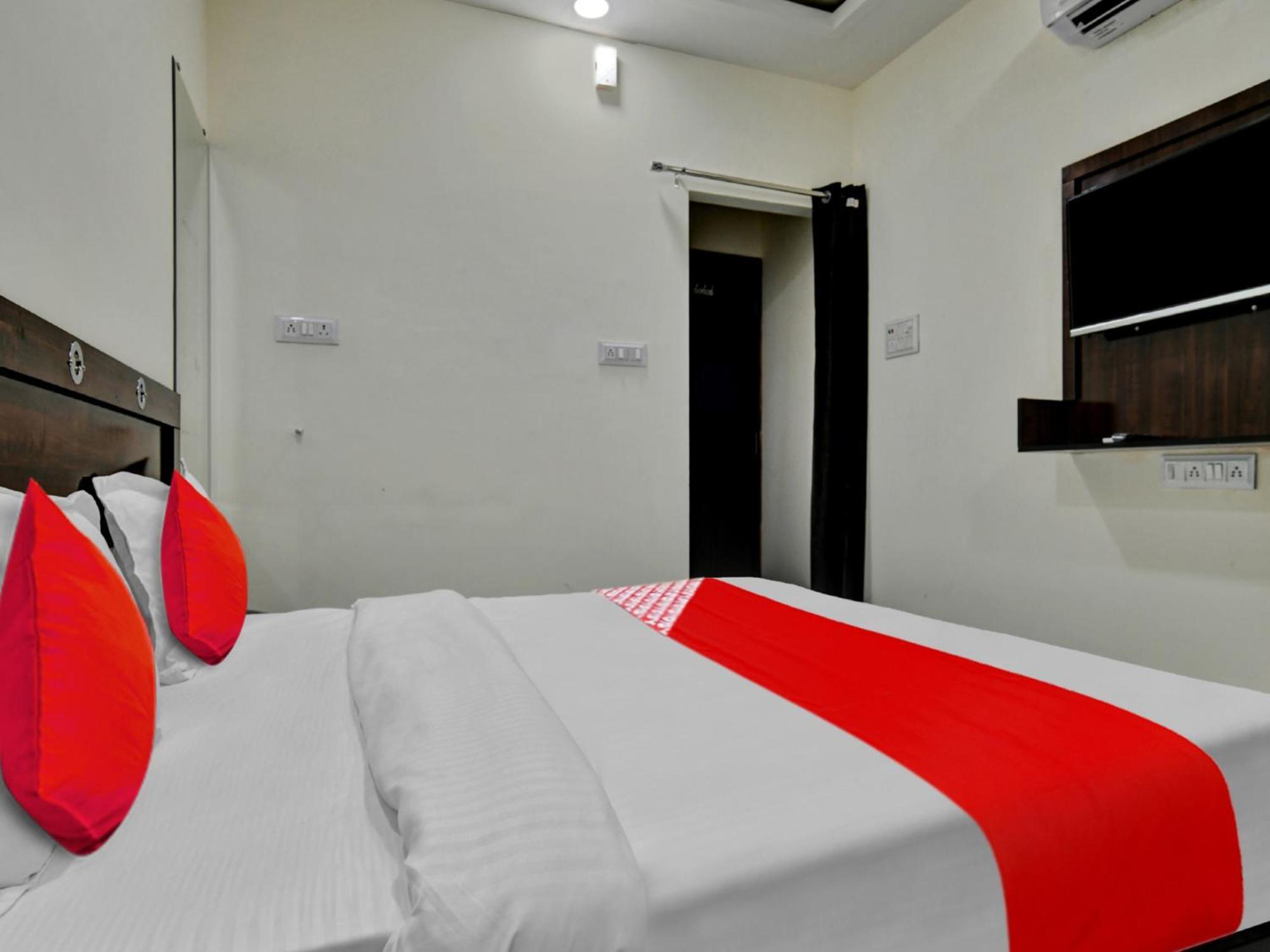 אינדורה Oyo Hotel Dr Greens מראה חיצוני תמונה