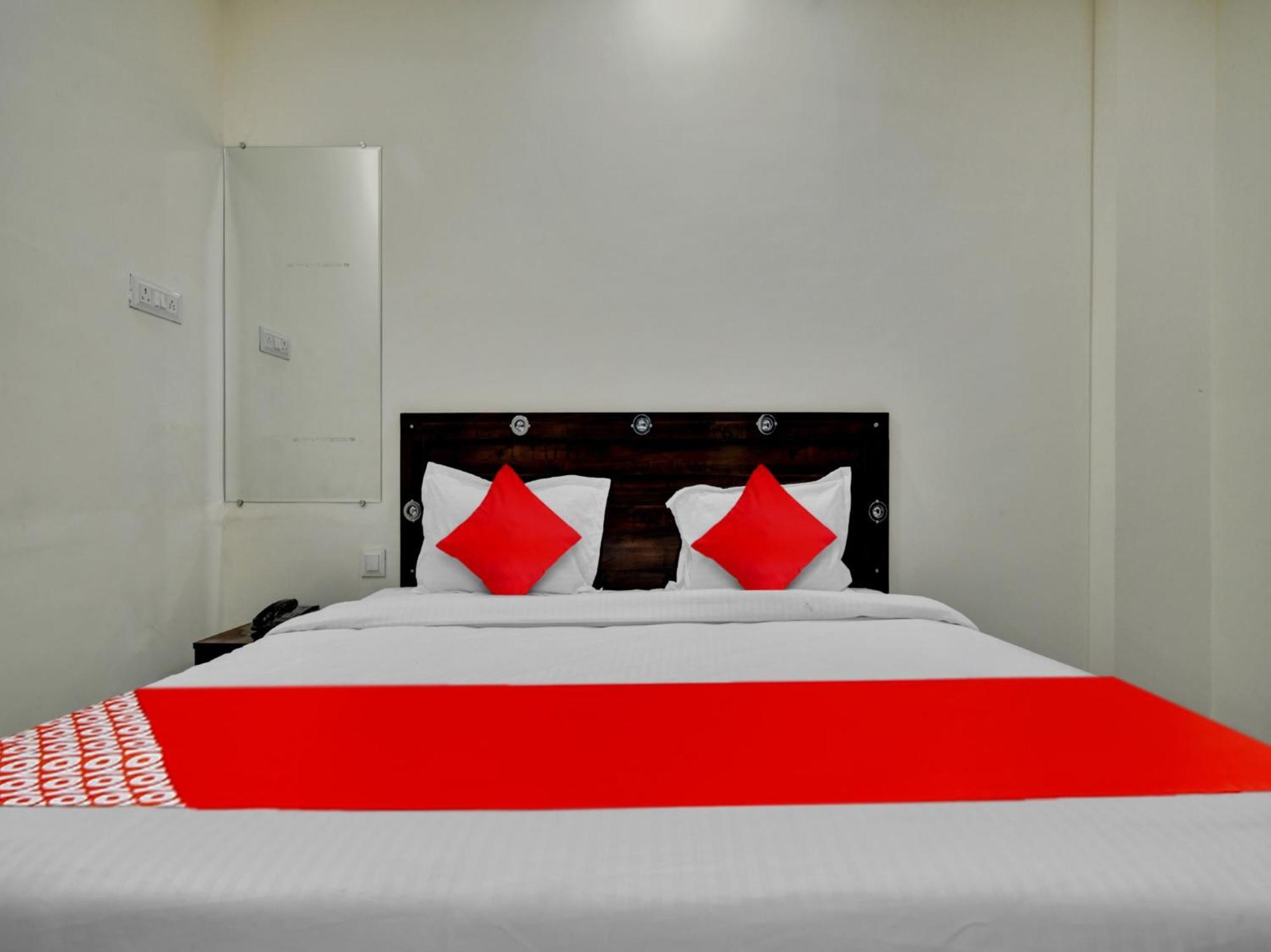 אינדורה Oyo Hotel Dr Greens מראה חיצוני תמונה