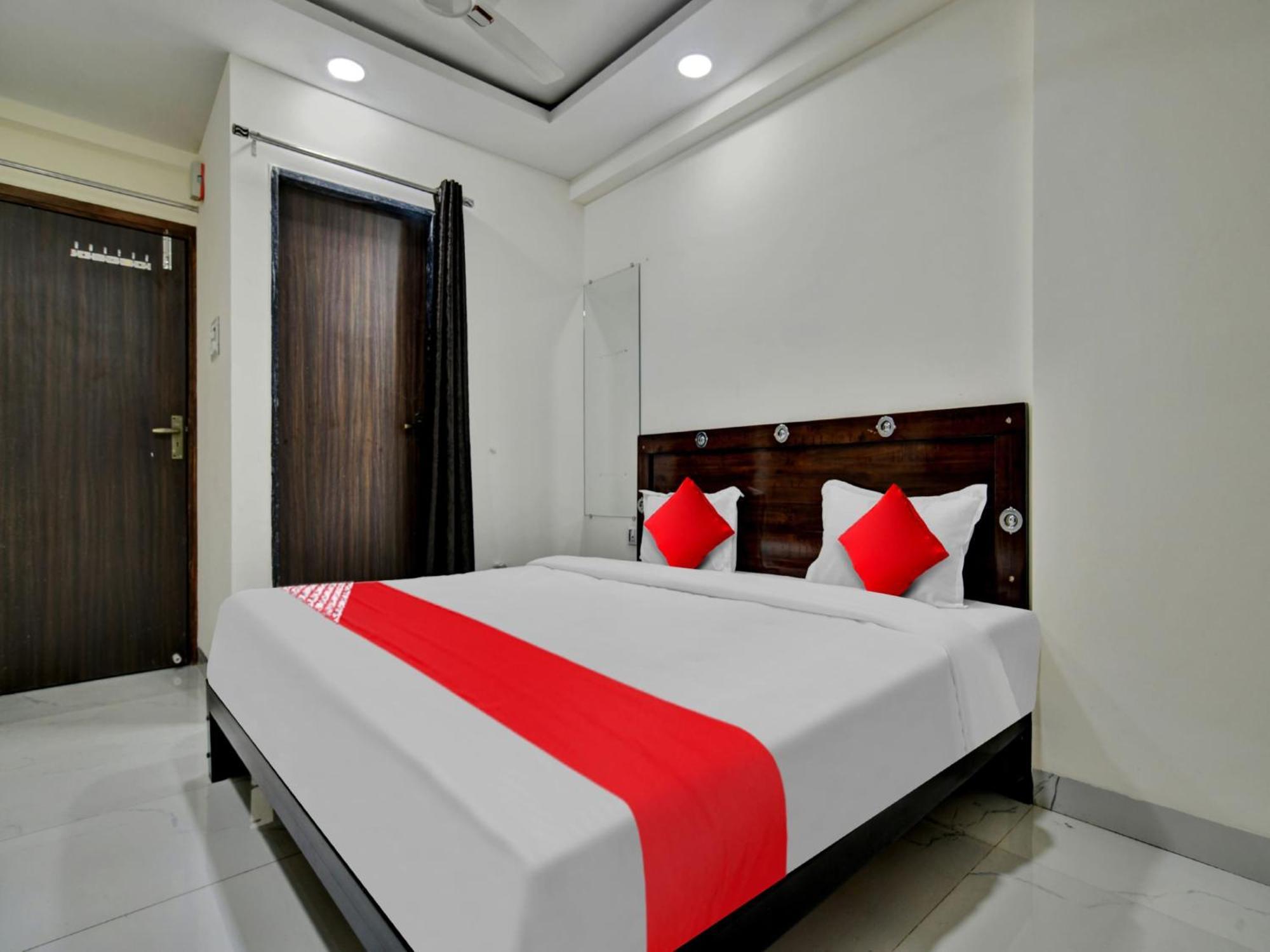 אינדורה Oyo Hotel Dr Greens מראה חיצוני תמונה